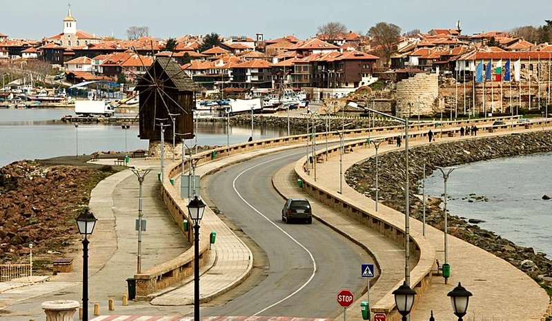 The road to Nessebar