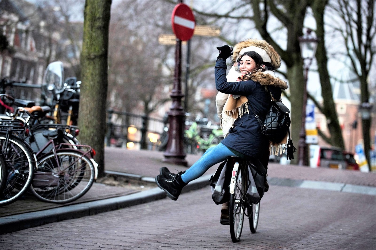 How to ride a bike around the city in Amsterdam
