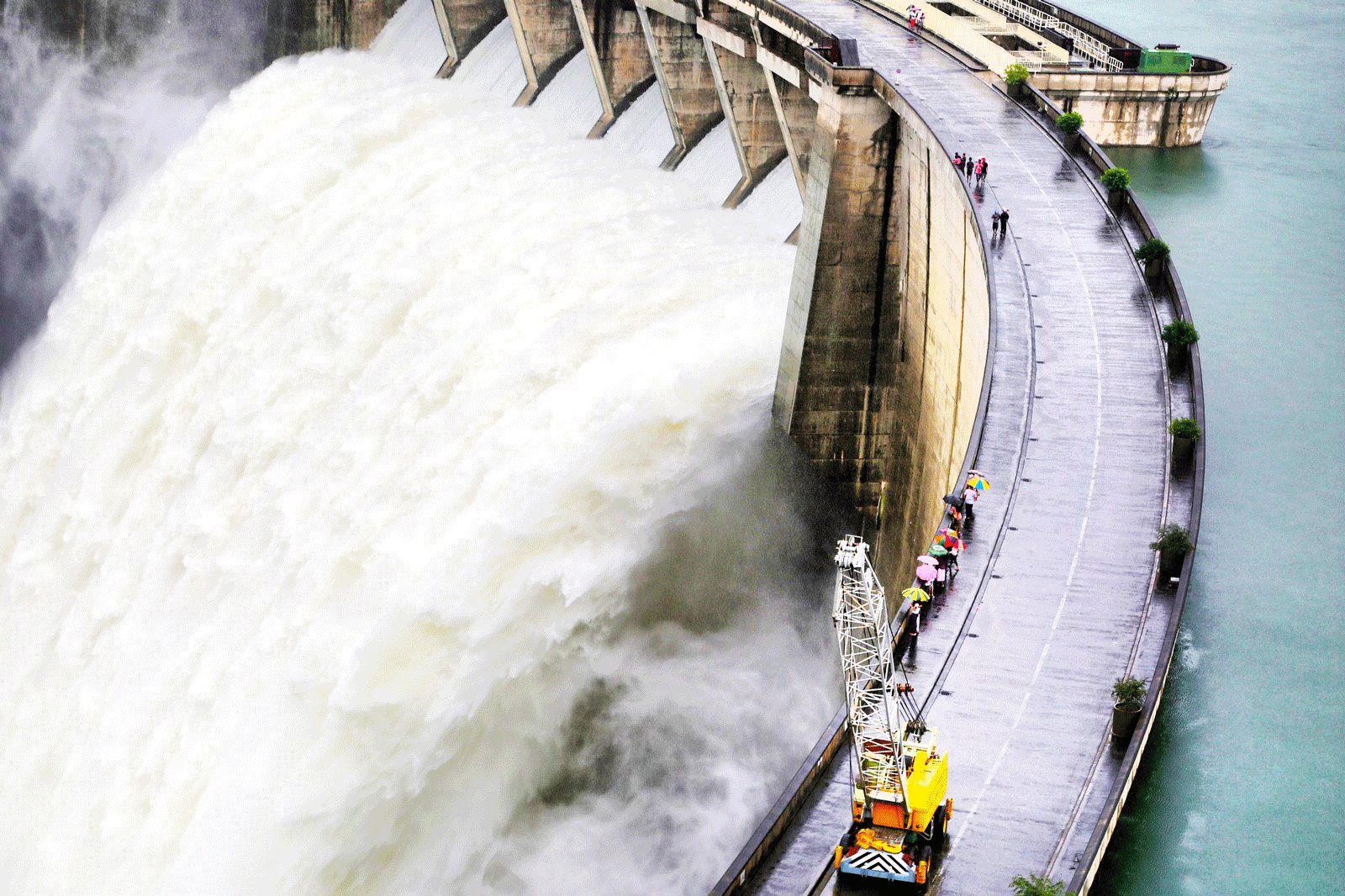How to see dam water release in Kandy