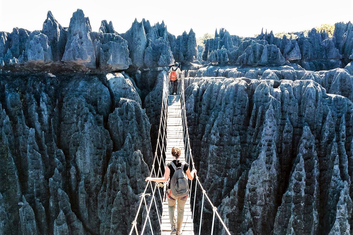 How to walk through stone forest in Kunming
