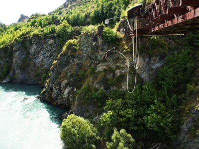 Try bungy jumping in Queenstown