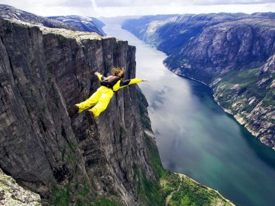 Go base jumping from the fiord cliff in Stavanger