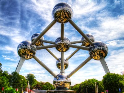 Walk inside iron molecule in Brussels