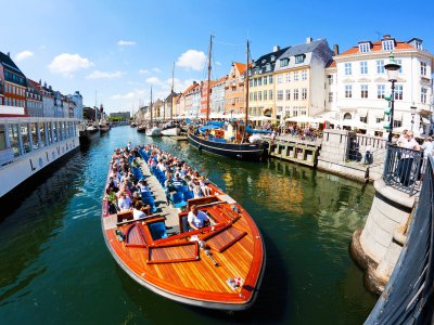 Ride in a hop-on/hop-off boat in Copenhagen