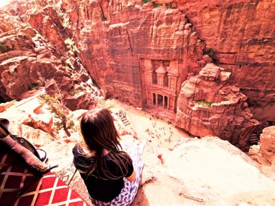 Visit a 2000-year-old cave city in Petra