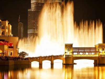 Admire the singing fountain in Dubai