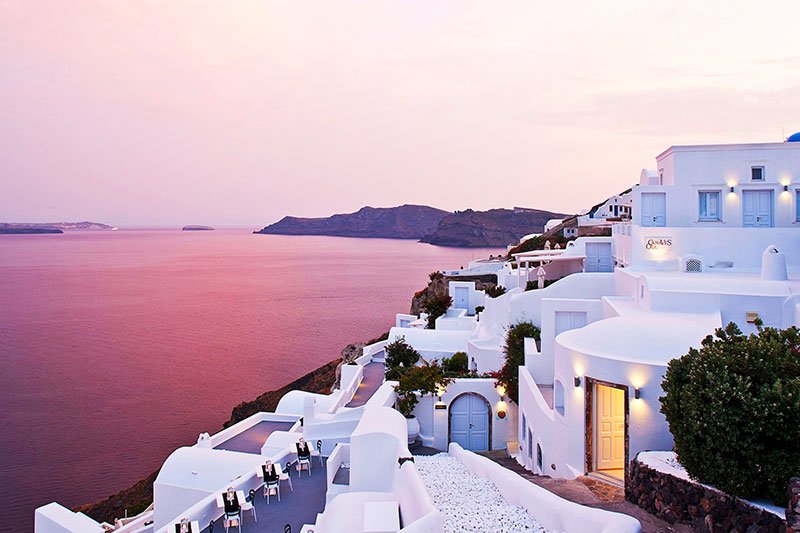 Cave hotel in Oia, Santorini