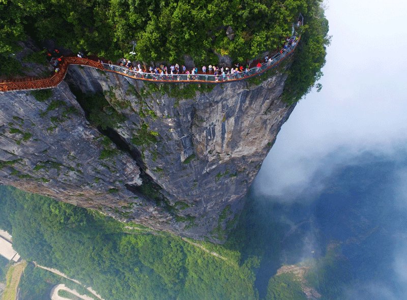 Glass bridge over the abyss, Zhangjiajie