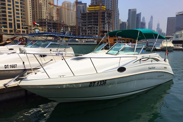 33 feet yacht