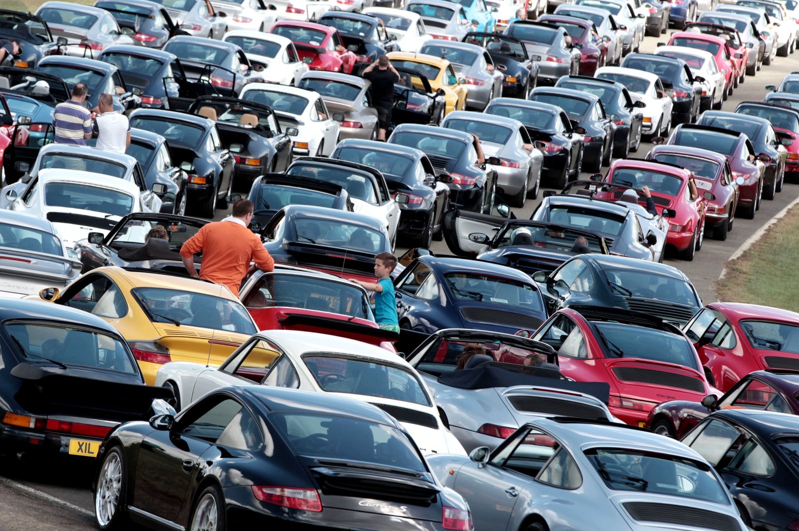 How to see the Porsche parade in Saint-Tropez