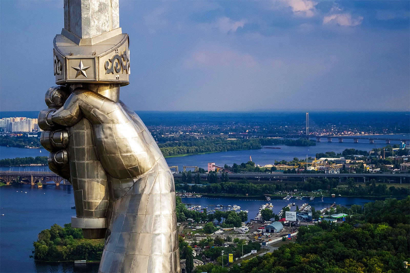 How to climb to the Mother Motherland in Kiev