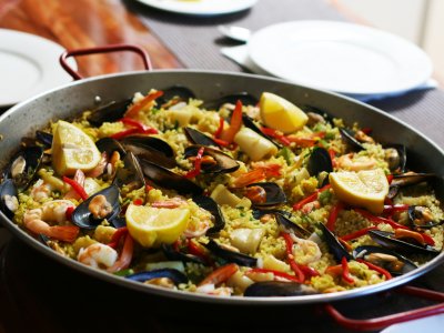 Try paella in Valencia