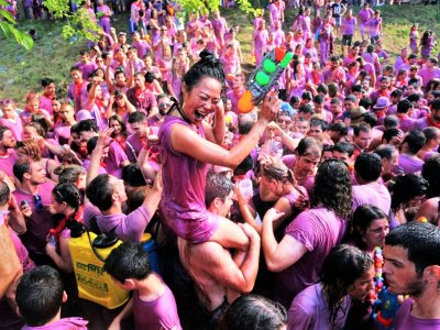 Battle in a wine fight in Bilbao