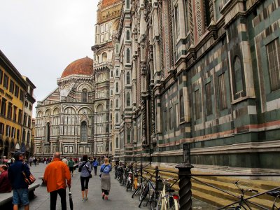 Walk around Piazza Duomo in Florence