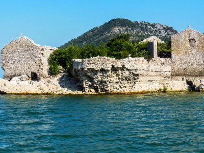 Grmožur fortress ruins