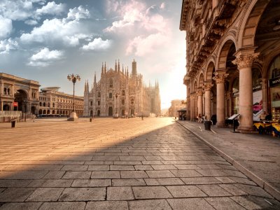 Car tour in Milan