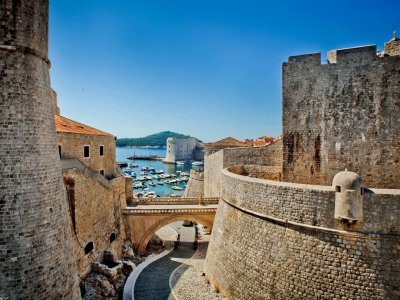 City walls sunset walk tour